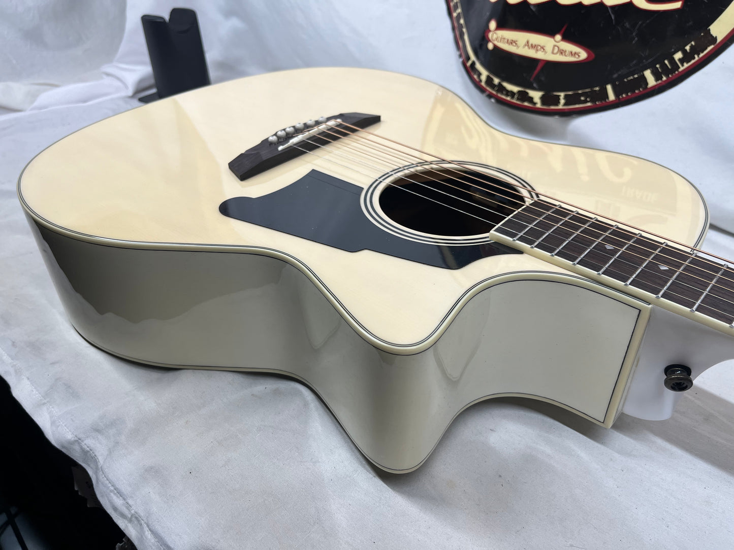 D'Angelico DAPG200G Premier Gramercy Gradn Auditorium Acoustic Electric Guitar - White Wash