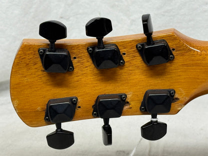 Yamaha SG-60T sg60t Guitar with Chipboard Case