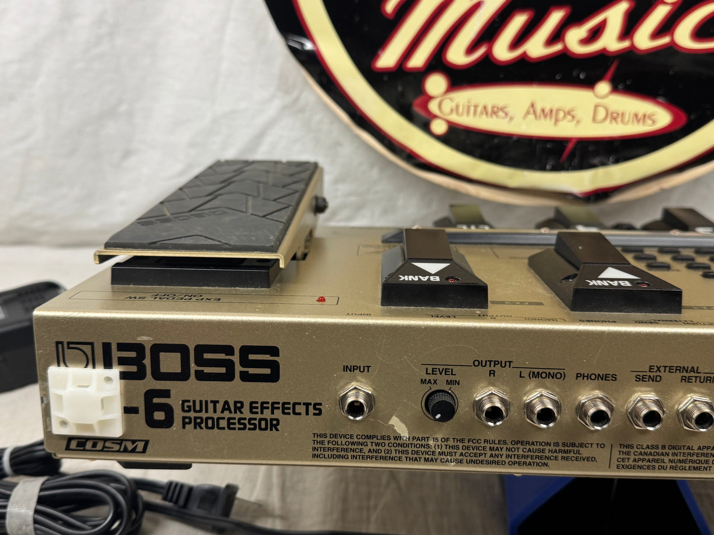 Boss GT-6 gt6 Guitar Multi-Effects Processor Preamp Pedal with Power Supply