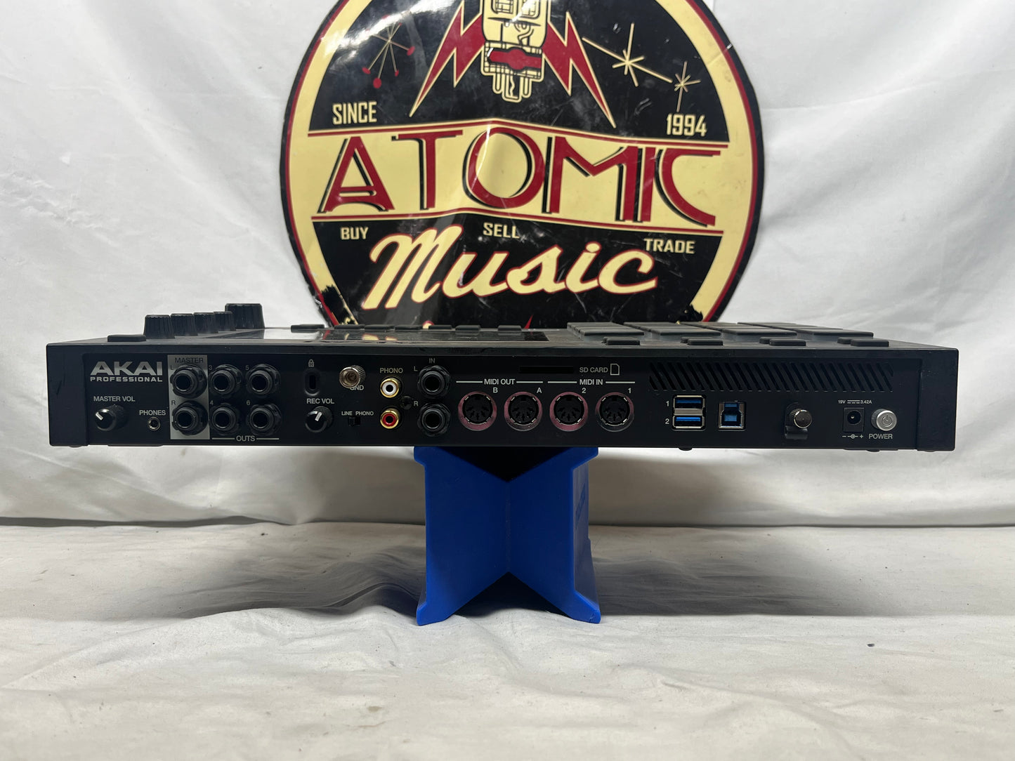 Akai Professional MPC Live Music Production Center Sampler Sequencer with Case