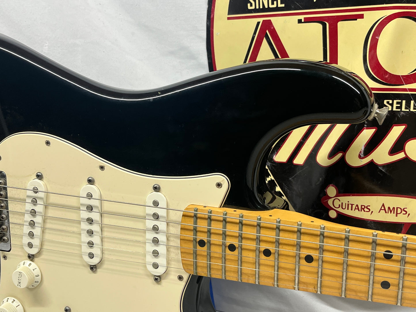 Fender Standard Stratocaster Strat Electric Guitar MIM - Made in Mexico - Black