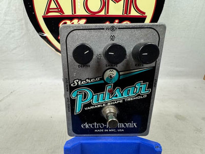 Electro-Harmonix Stereo Pulsar Variable Shape Tremolo Pedal - Image 2