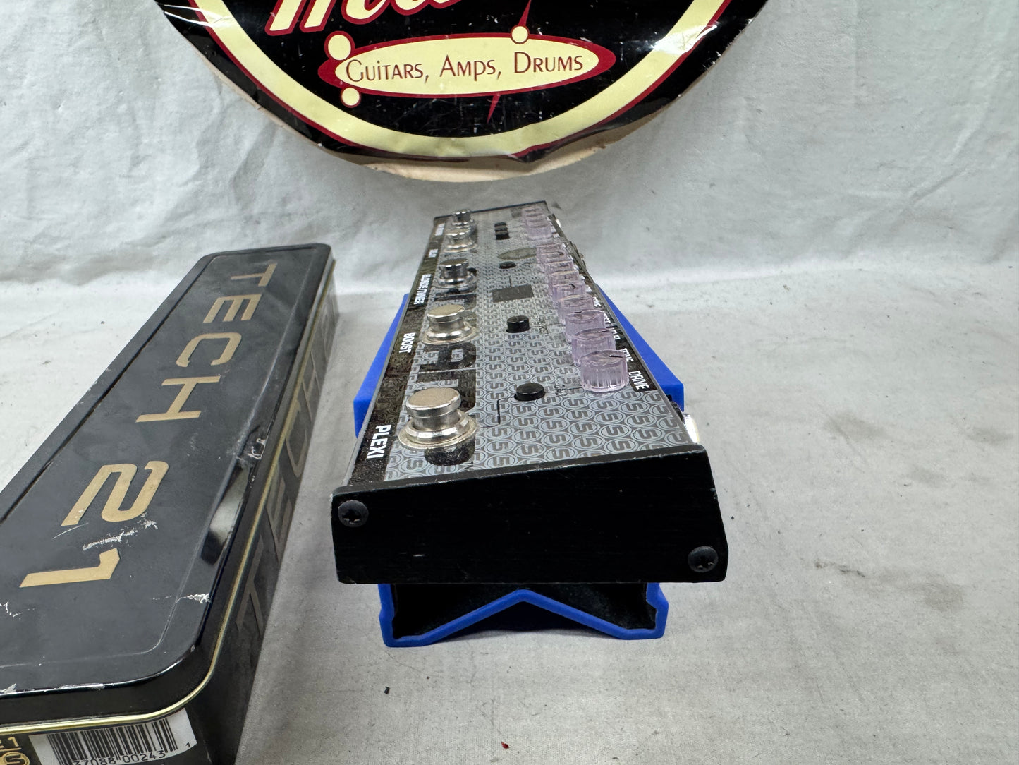 Tech 21 FlyRig5 fly rig 5 v2 Guitar Multi-Effects Pedal with Tin Box