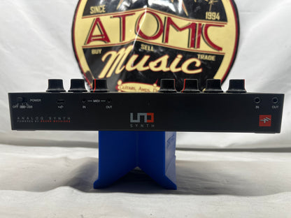 IK Multimedia UNO Analog Synthesizer with Box and USB Cable
