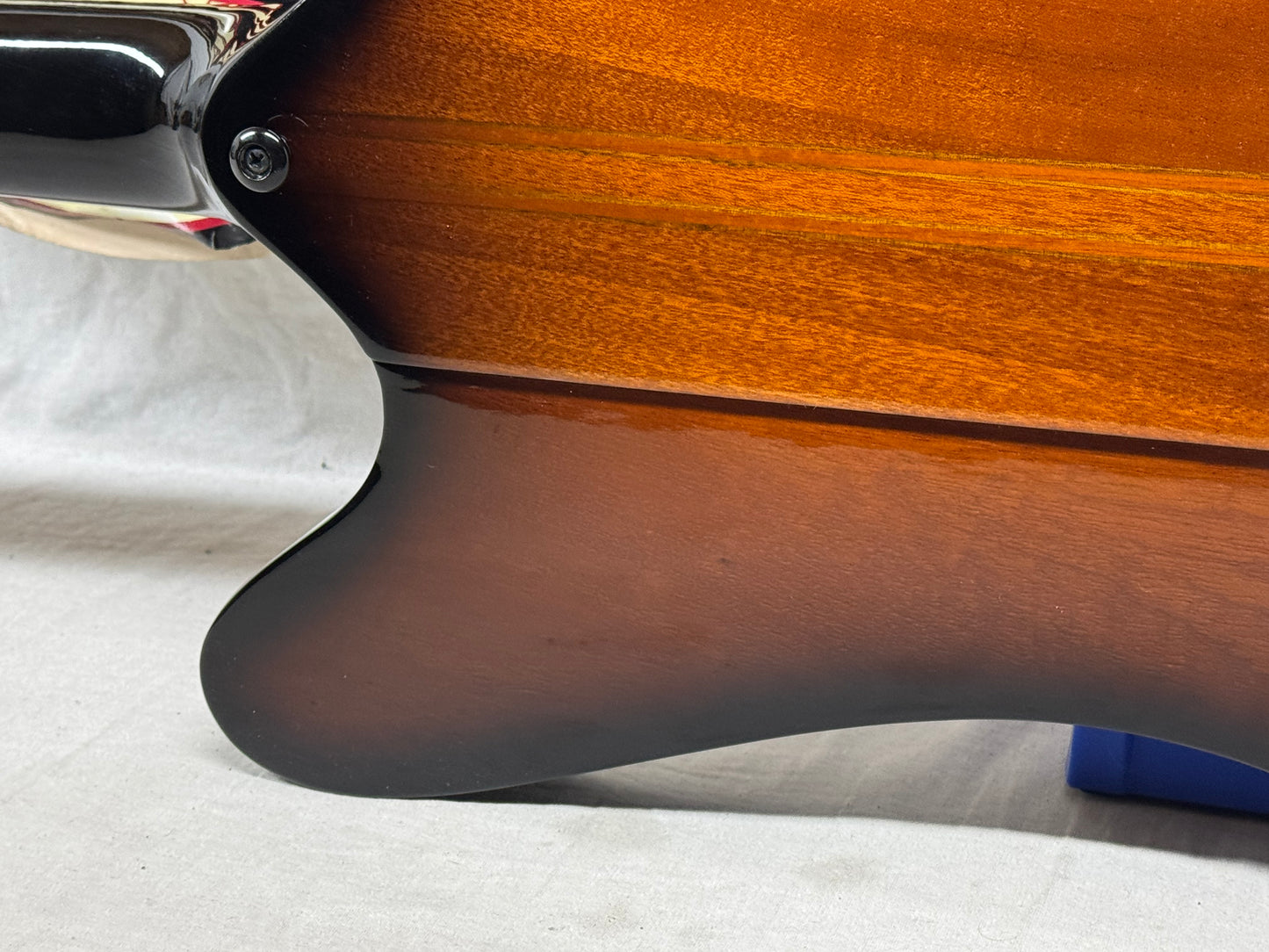 Gibson BAT1SUSB4 Thunderbird IV 4-string Bass with Case - modified electronics 2015 - Tobacco Burst