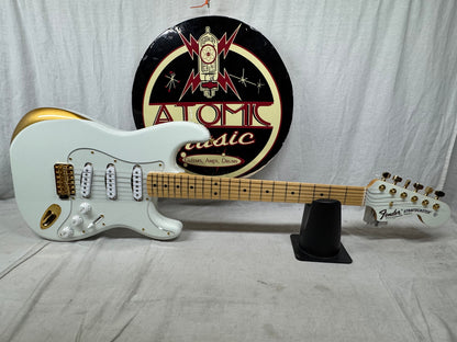 Fender MIJ Ken L’arc-en-Ci Signature Experiment #1 no. 1 Stratocaster Guitar with Case 2024 - Polar White / Maple neck