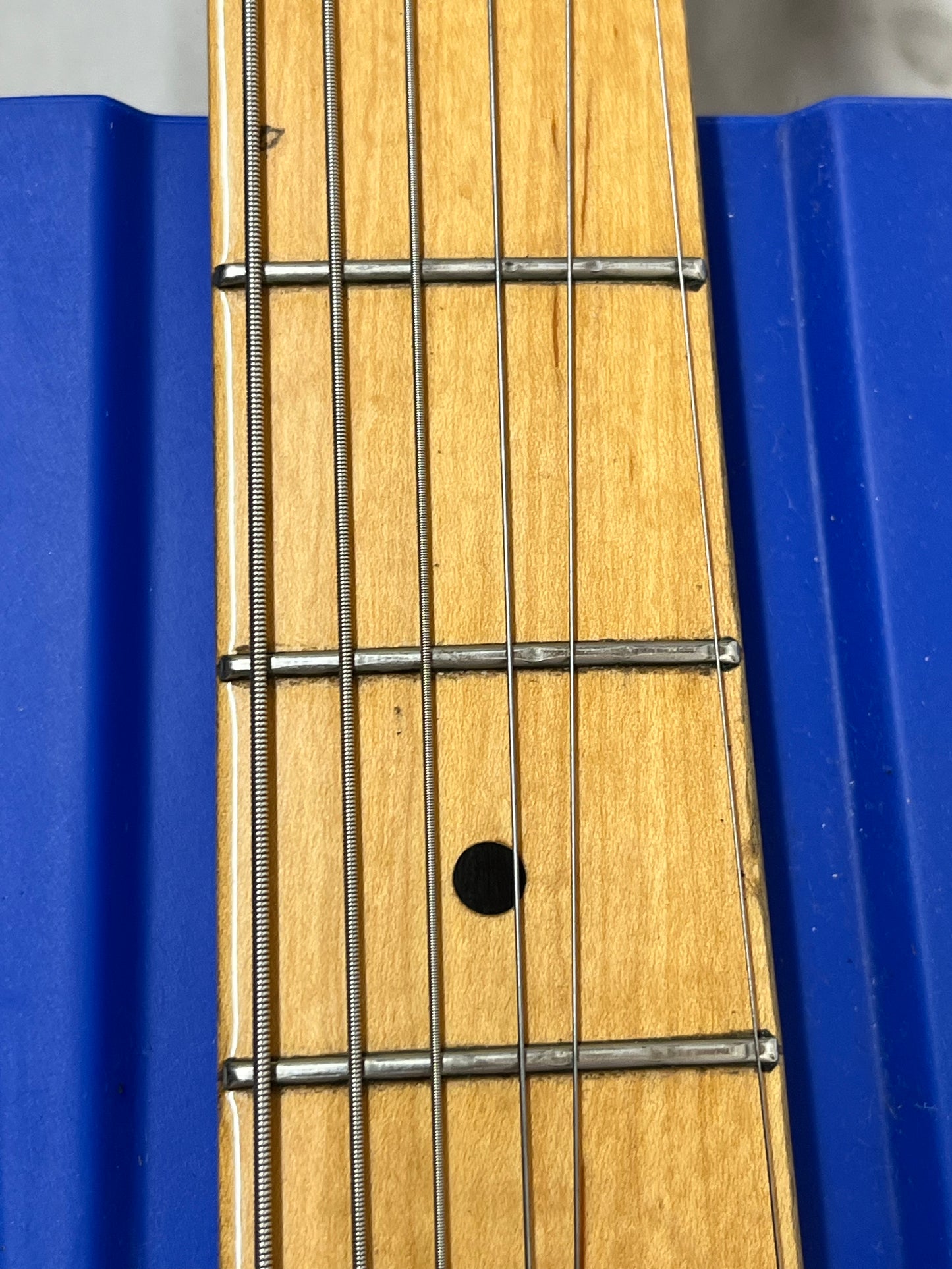 Squier Bullet HSS Singlecut Electric Guitar