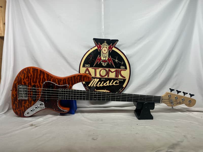 woofy basses Poodle 5 5-String Electric Bass
