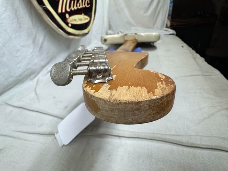Fender USA Jazzmaster Guitar with Case - Image 24