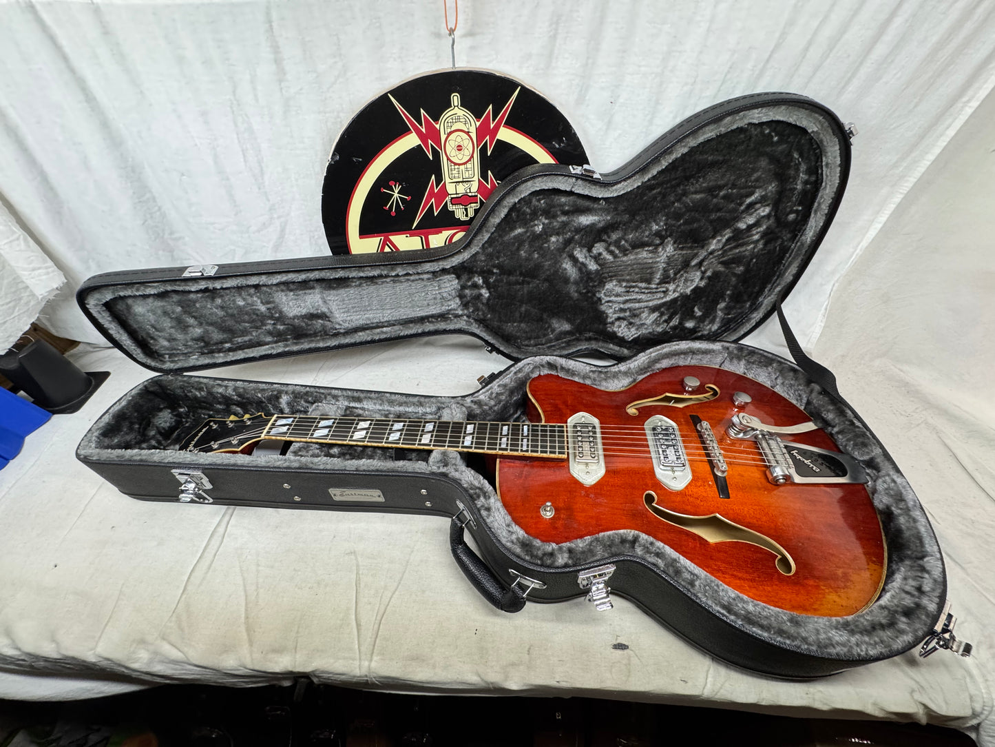 Eastman T58/V t 58 Archtop Hollowbody Guitar with Case