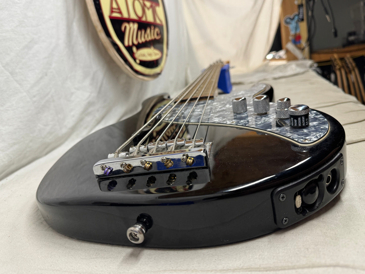 Line 6 Variax Model 700 4-string Bass 2005
