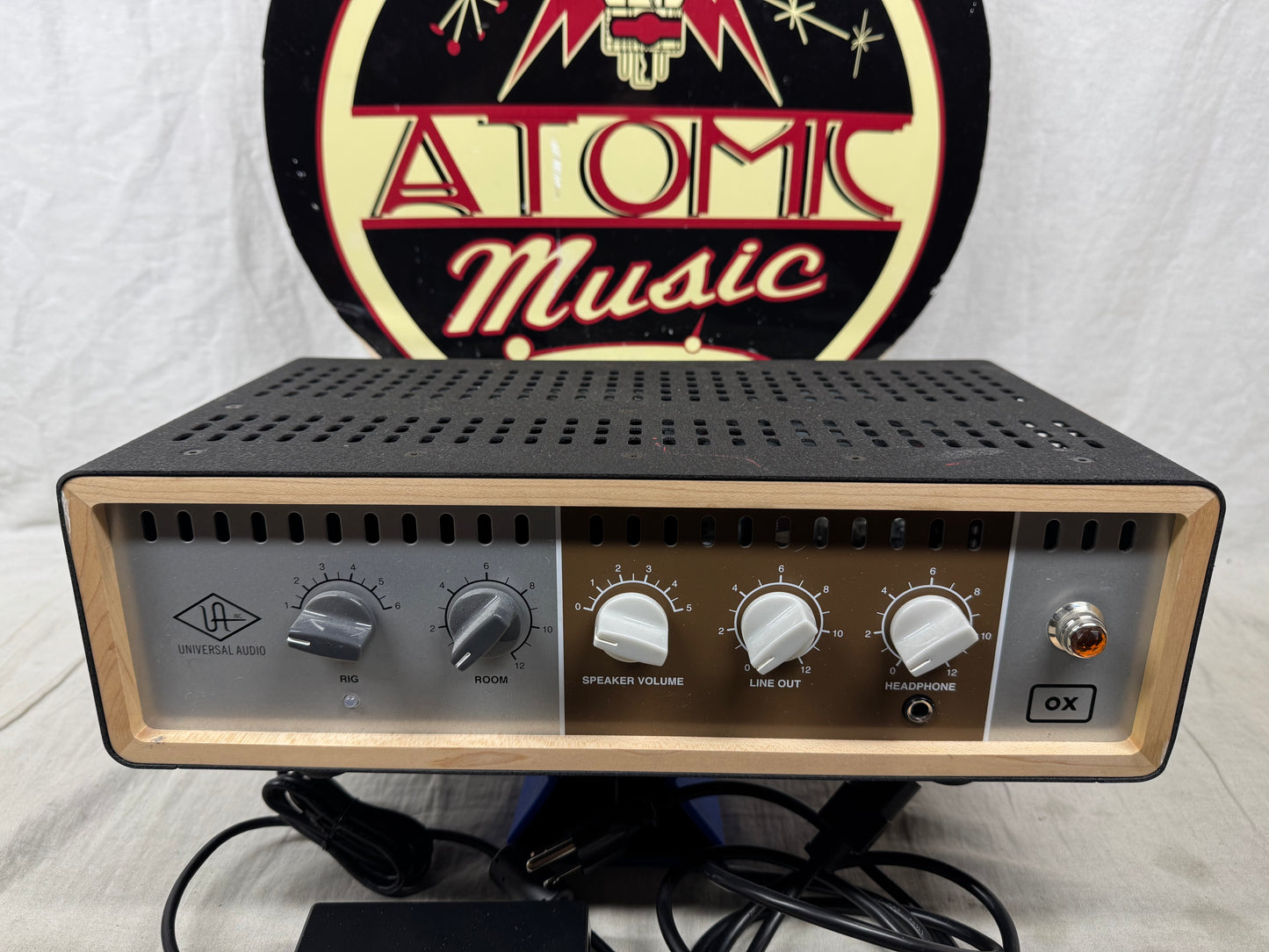 Universal Audio Ox Amp Top Box Attenuator Interface with Power Supply