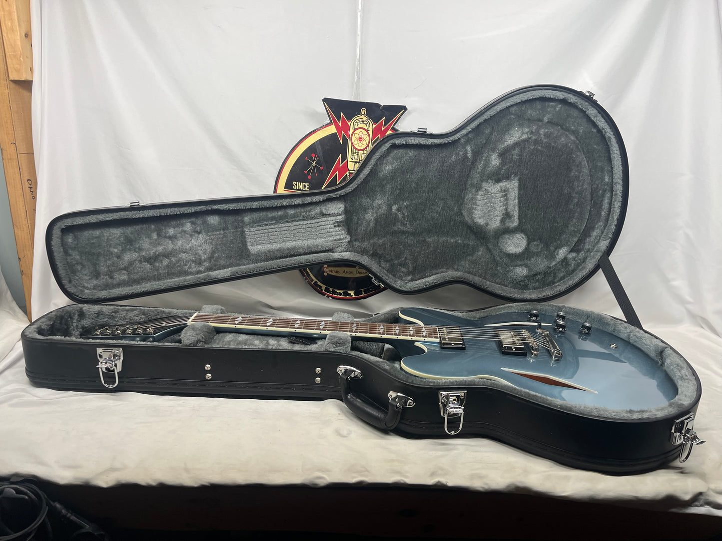 Epiphone Dave Grohl Signature Model DG-335 Semi-Hollow Body Electric Guitar with Original Case