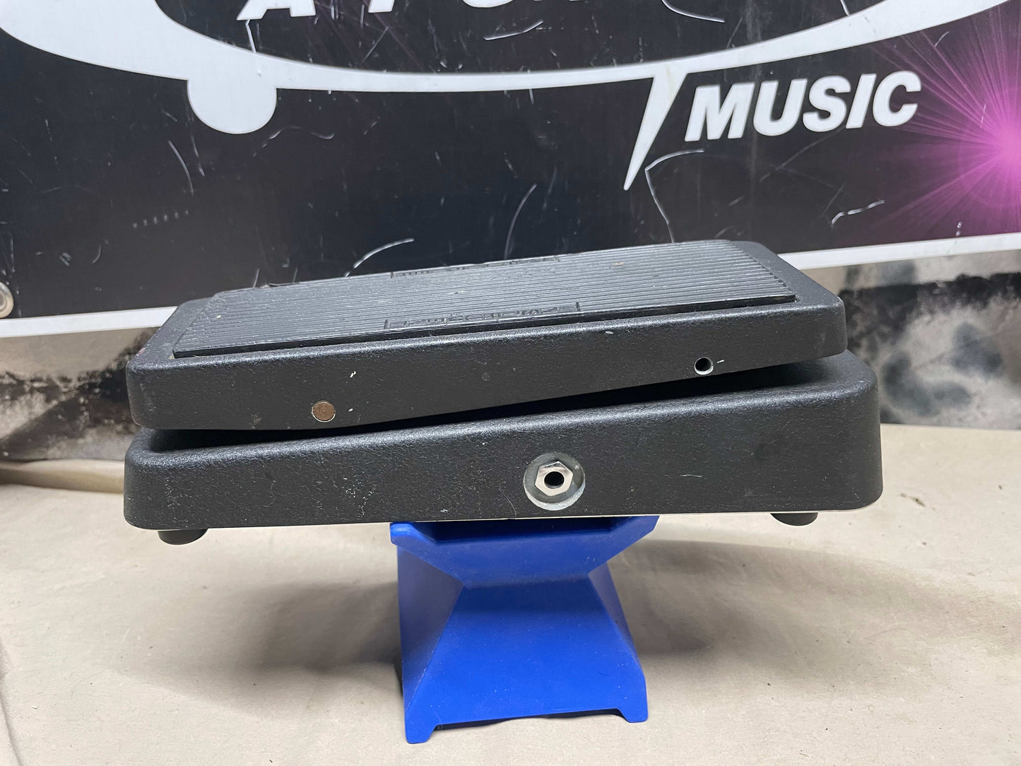 Dunlop JH-1 Jimi Hendrix Signature Model Wah Wah Pedal - missing battery cover
