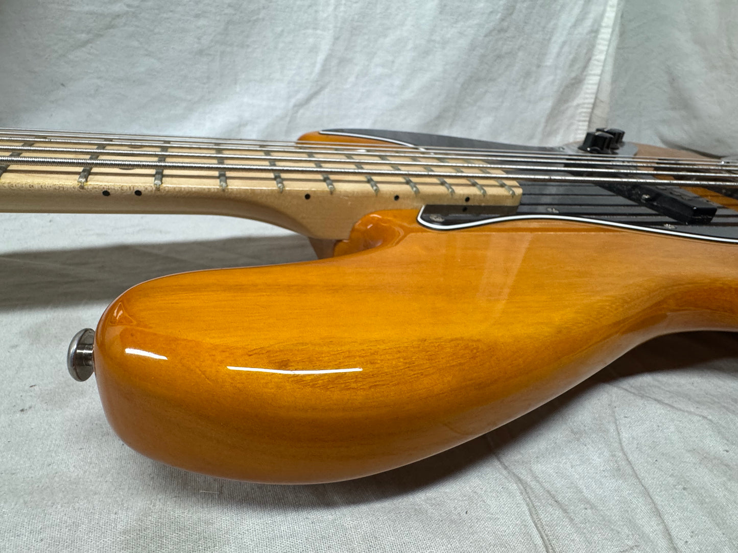 G&L JB-5 jb5 5-string Bass with COA + Case 2017 - Honey