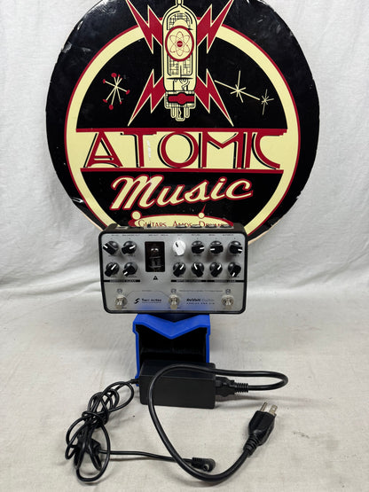 Two Notes ReVolt Guitar Analog Amp Simulator Pedal with Power Supply