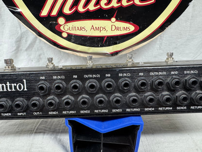One Control Crocodile Tail Loop with BJF Buffer 10 Effects Loops Pedal with MIDI