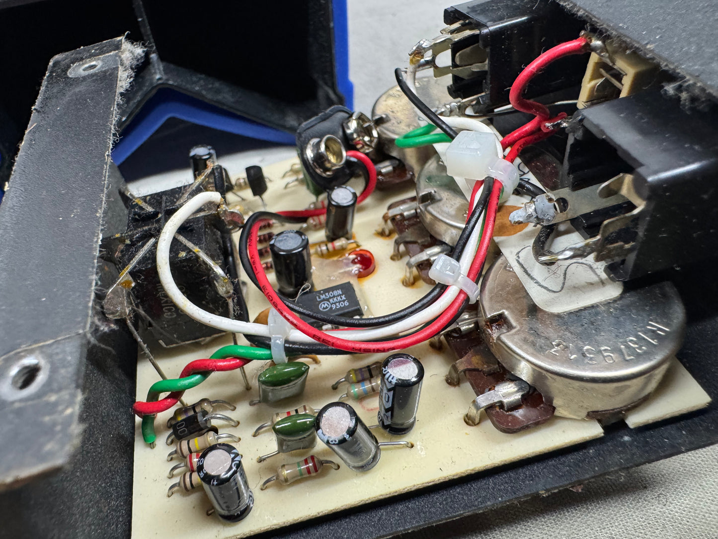 ProCo The Rat 2 RAT2 v4-A version 4-A Distortion Pedal - Flat Top / LED / LM308 OpAmp Chip / Beige PCB pot codes date to 1993