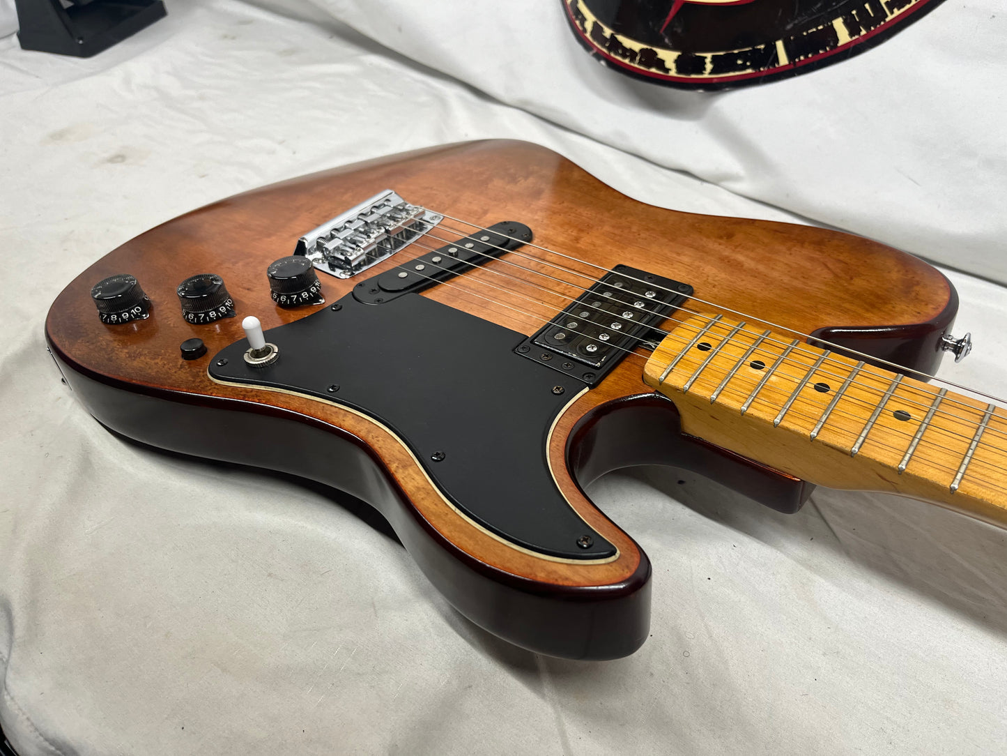 Yamaha SuperJam 800 Singlecut Electric Guitar