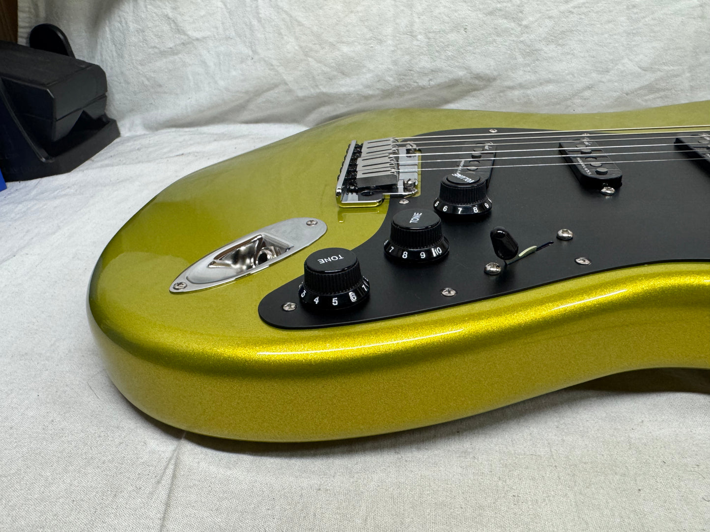 Fender American Ultra II 2 Stratocaster Guitar with COA + Case 2024 - Solar Flare / Maple neck