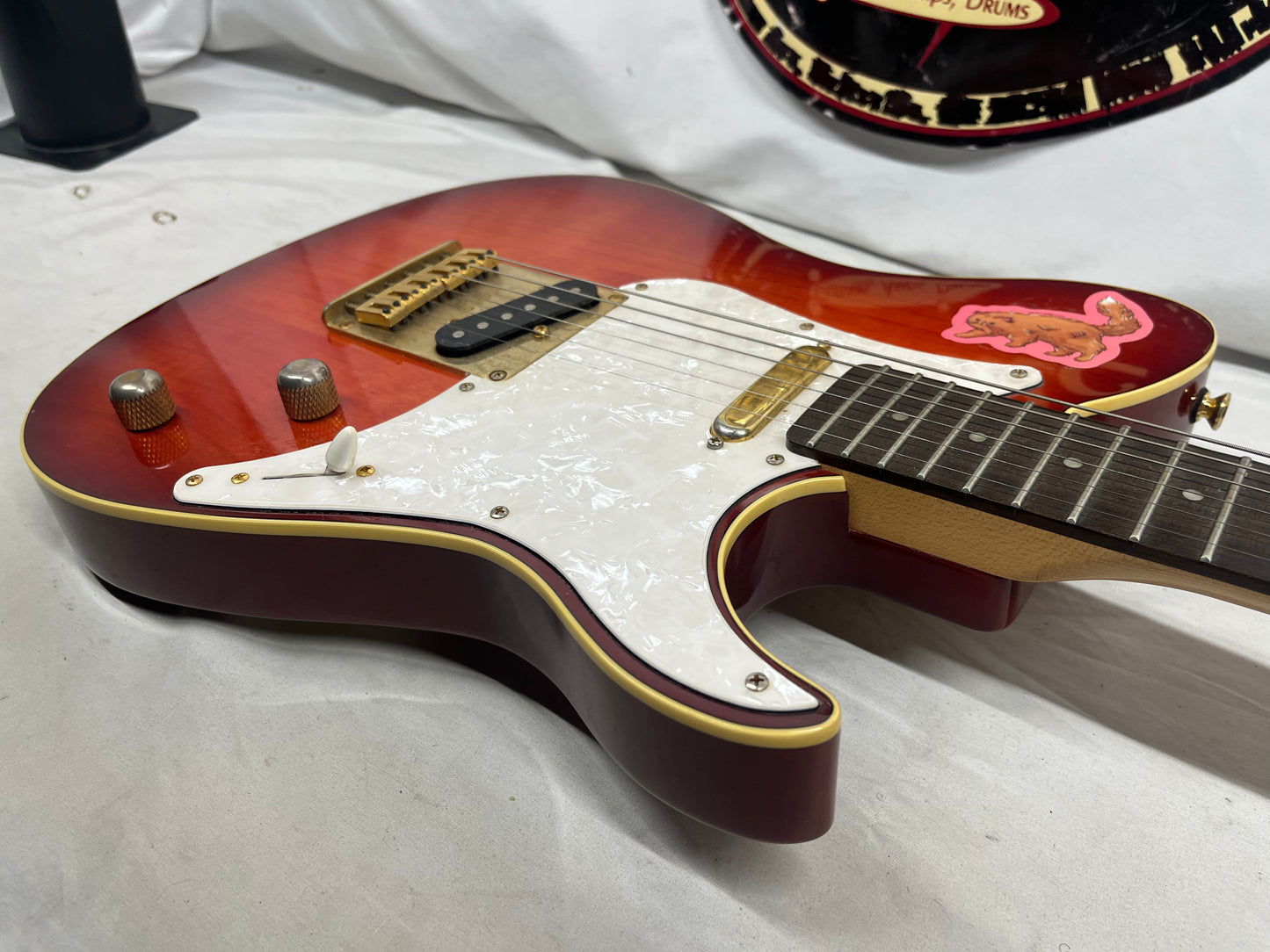 Yamaha Pacifica 302-S Singlecut Electric Guitar - Cherry Sunburst