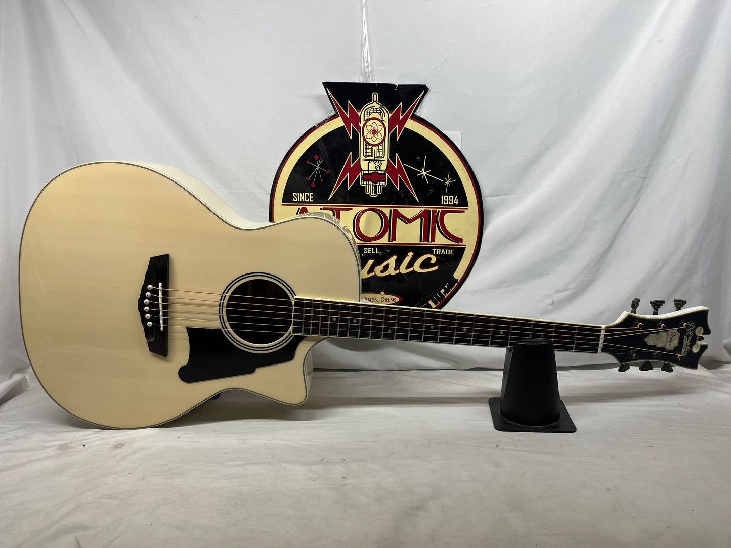 D'Angelico DAPG200G Premier Gramercy Gradn Auditorium Acoustic Electric Guitar - White Wash
