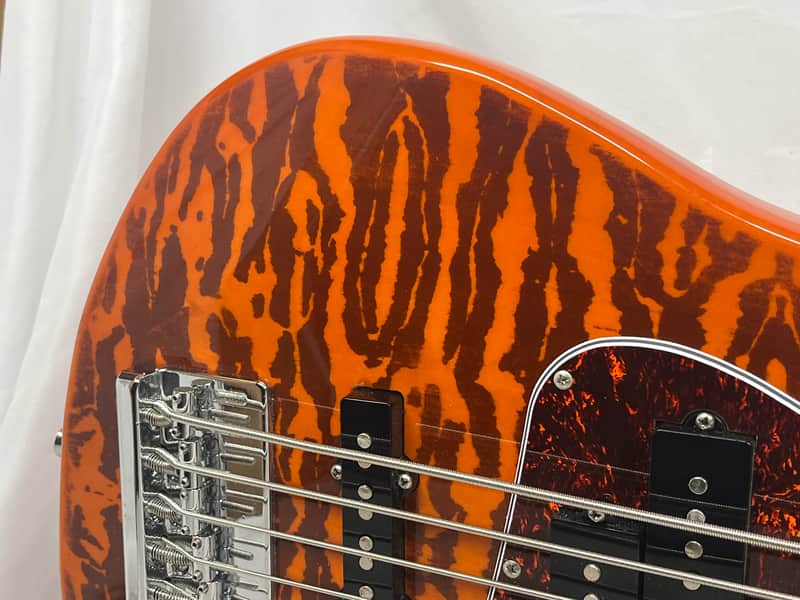 woofy basses Poodle 5 5-String Electric Bass - Image 4