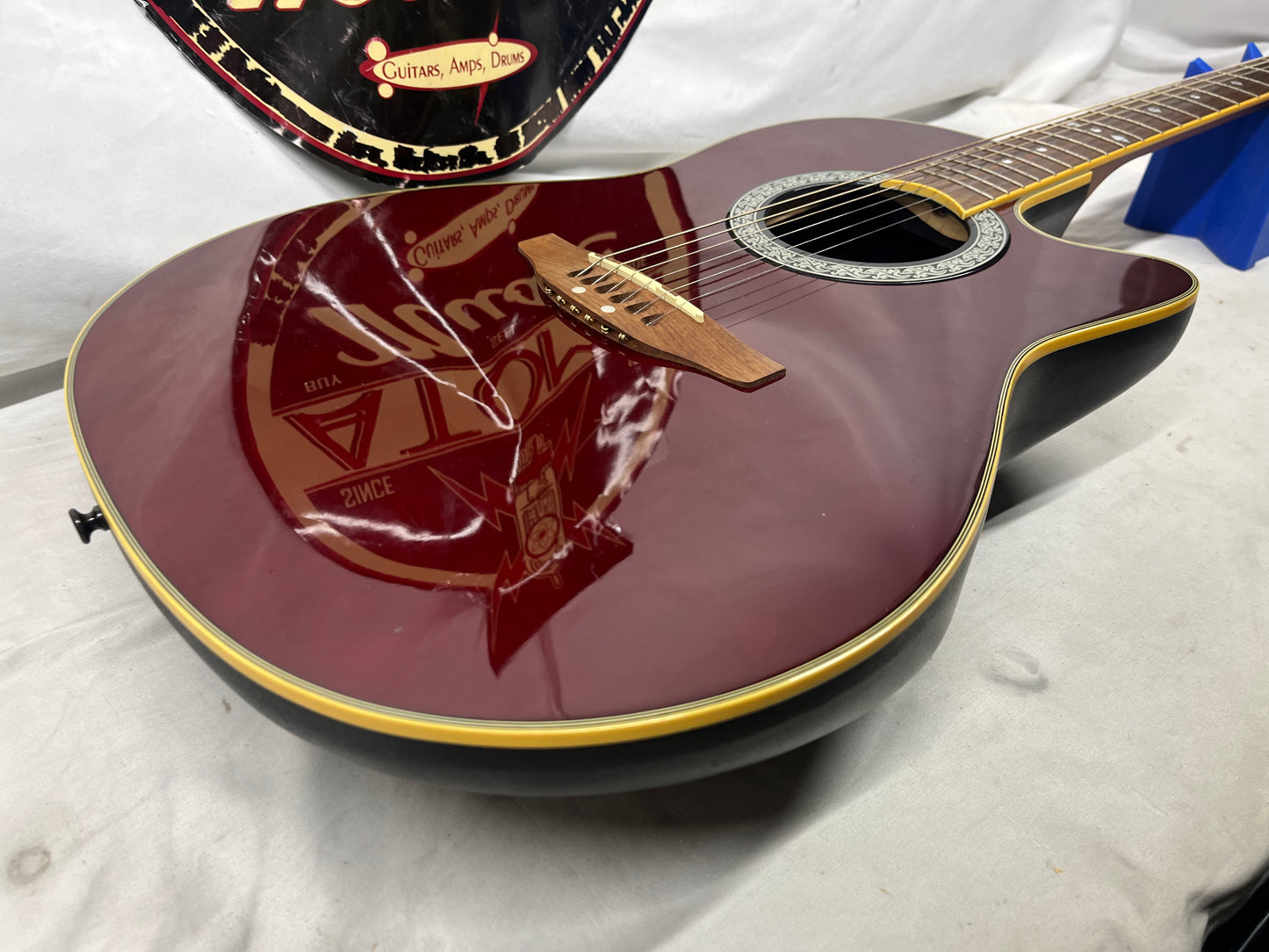 Ovation Celebrity CC057 Acoustic Electric Guitar