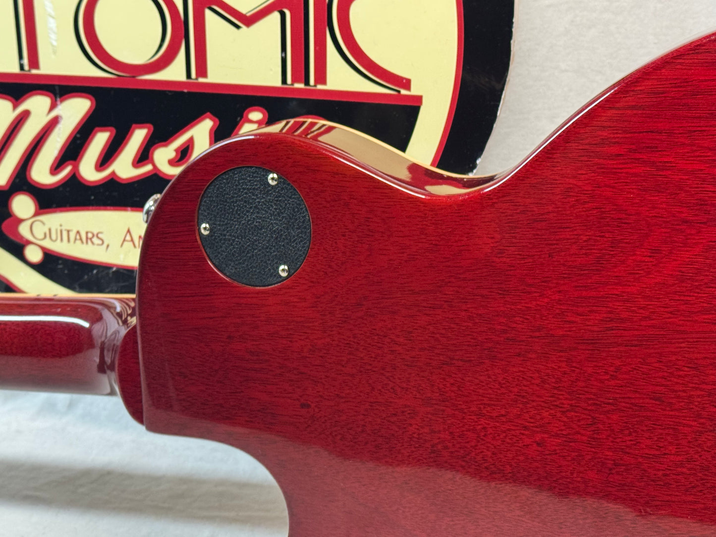 Gibson Les Paul Signature T Guitar with Case 2016