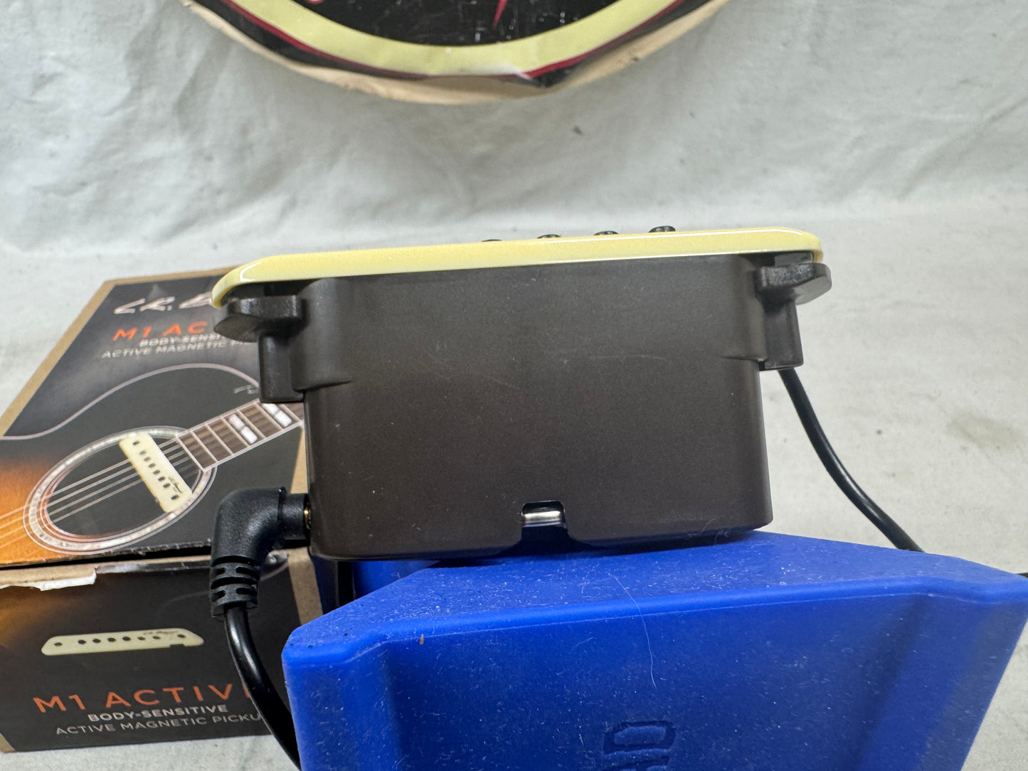 LR Baggs M1 Active Acoustic Guitar Pickup with Box