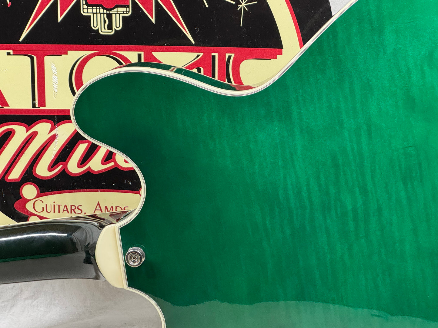 Guild SF-5 sf5 Starfire V Semi-Hollowbody Guitar with Case 2000