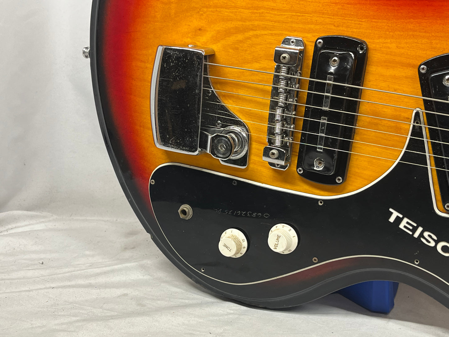 Teisco V-2 Doublecut Electric Guitar MIJ - Made in Japan - No Tremolo Arm