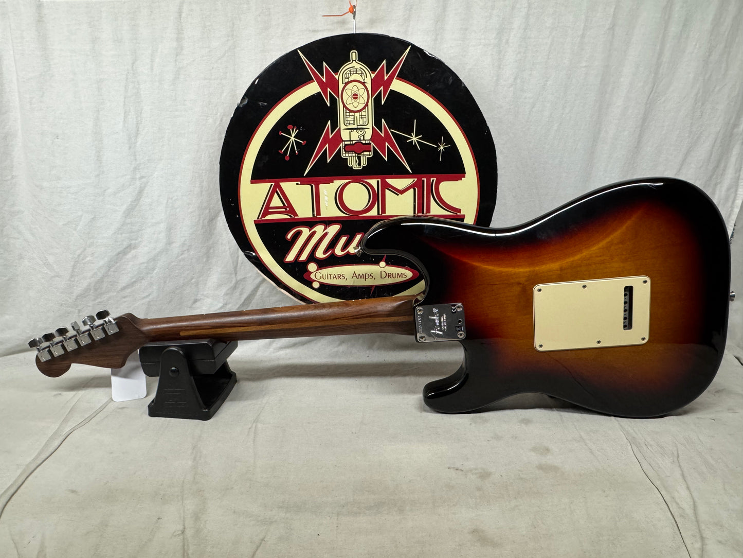 Fender Limited Edition American Standard Stratocaster Guitar with Rosewood Neck + Case 2016 - 3-Color Sunburst / Rosewood fingerboard
