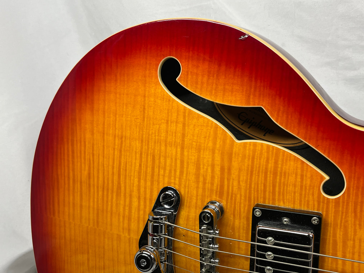 Epiphone Alleykat Singlecut Semi-Hollow Body Electric Guitar