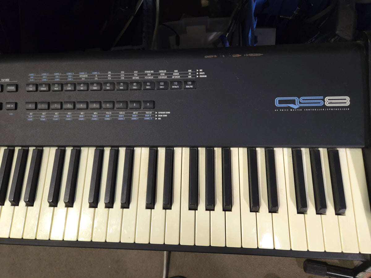 Alesis QS8 - Local Pickup Only