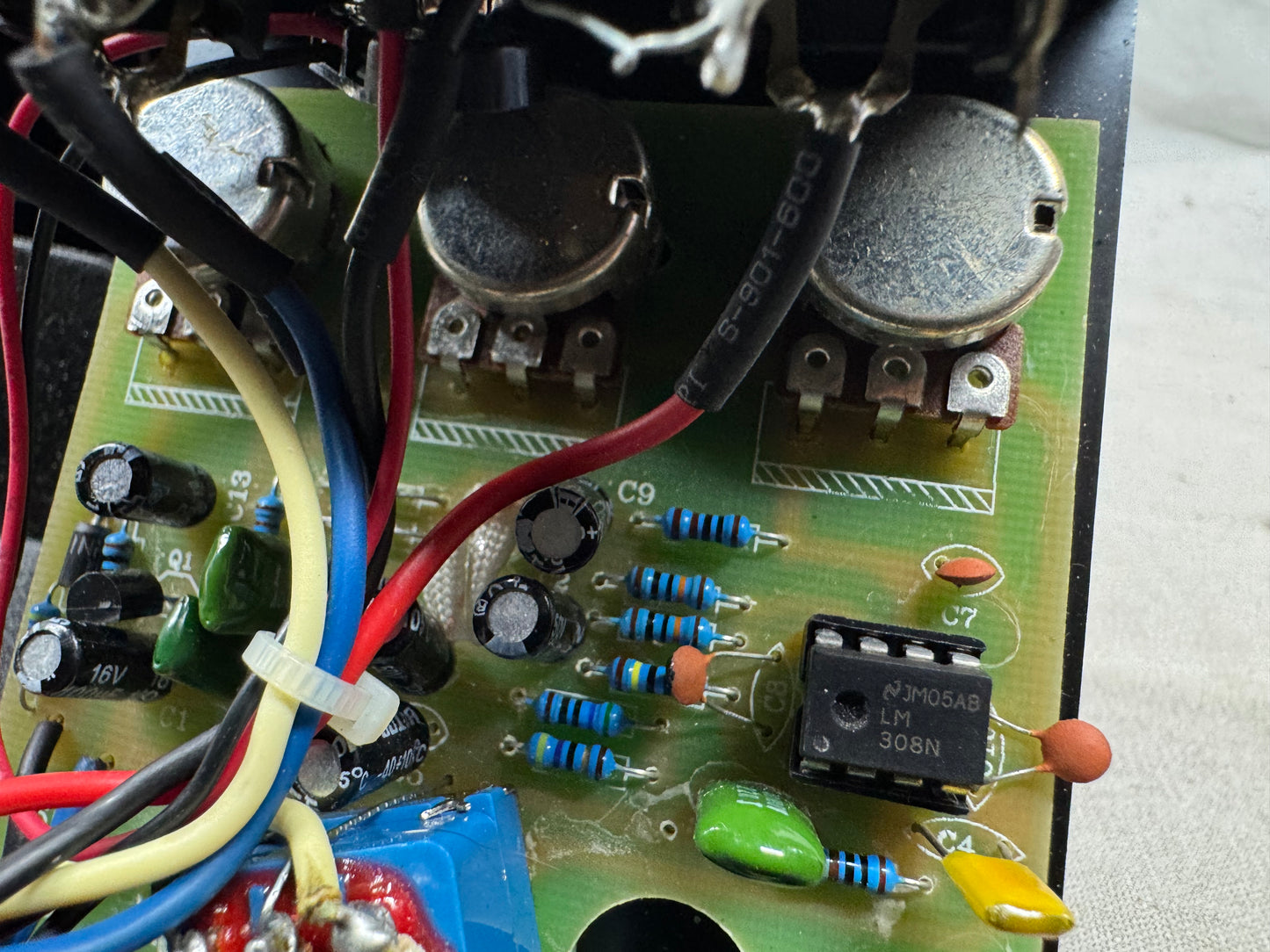ProCo The Rat 2 Distortion Pedal - modified by Kinnatone - LM308 OpAmp Chip - missing rubber feet