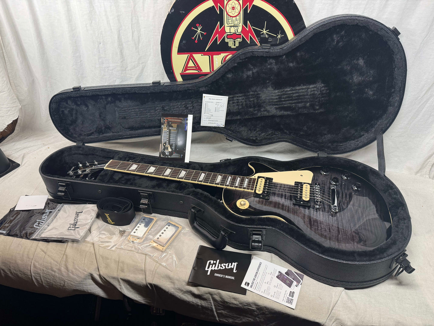 Gibson LPTP19E2CH3 Les Paul Traditional Pro V Flame Top Guitar with Case 2023 - Transcluent Ebony Burst