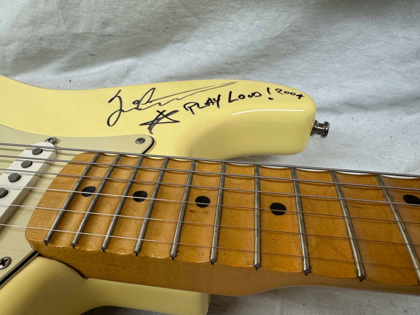 Fender Yngwie Malmsteen Signature Stratocaster Guitar with Case - signed! 1992 - Vintage White / Maple neck