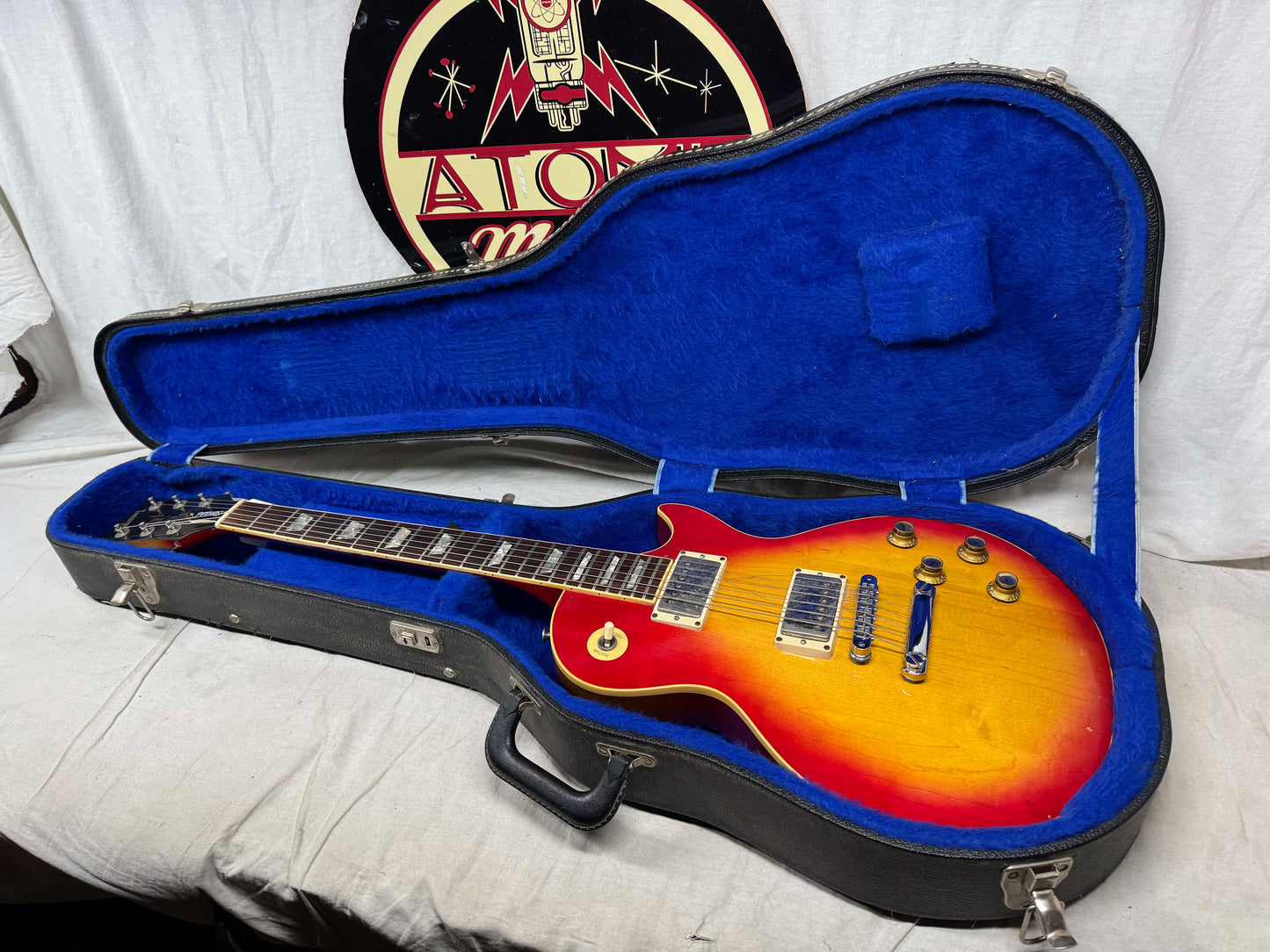 Gibson Les Paul Standard Guitar with Case 1978 - Cherry Sunburst