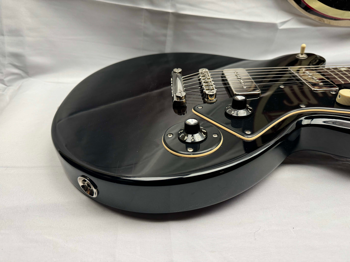 Bradshaw ( Baltimore MD Guitar Maker ) TD Series Double Cut Guitar - Black