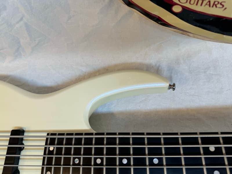 Carvin LB76 LB-76 6-string Bass with Case - s/n 43381 - Image 9