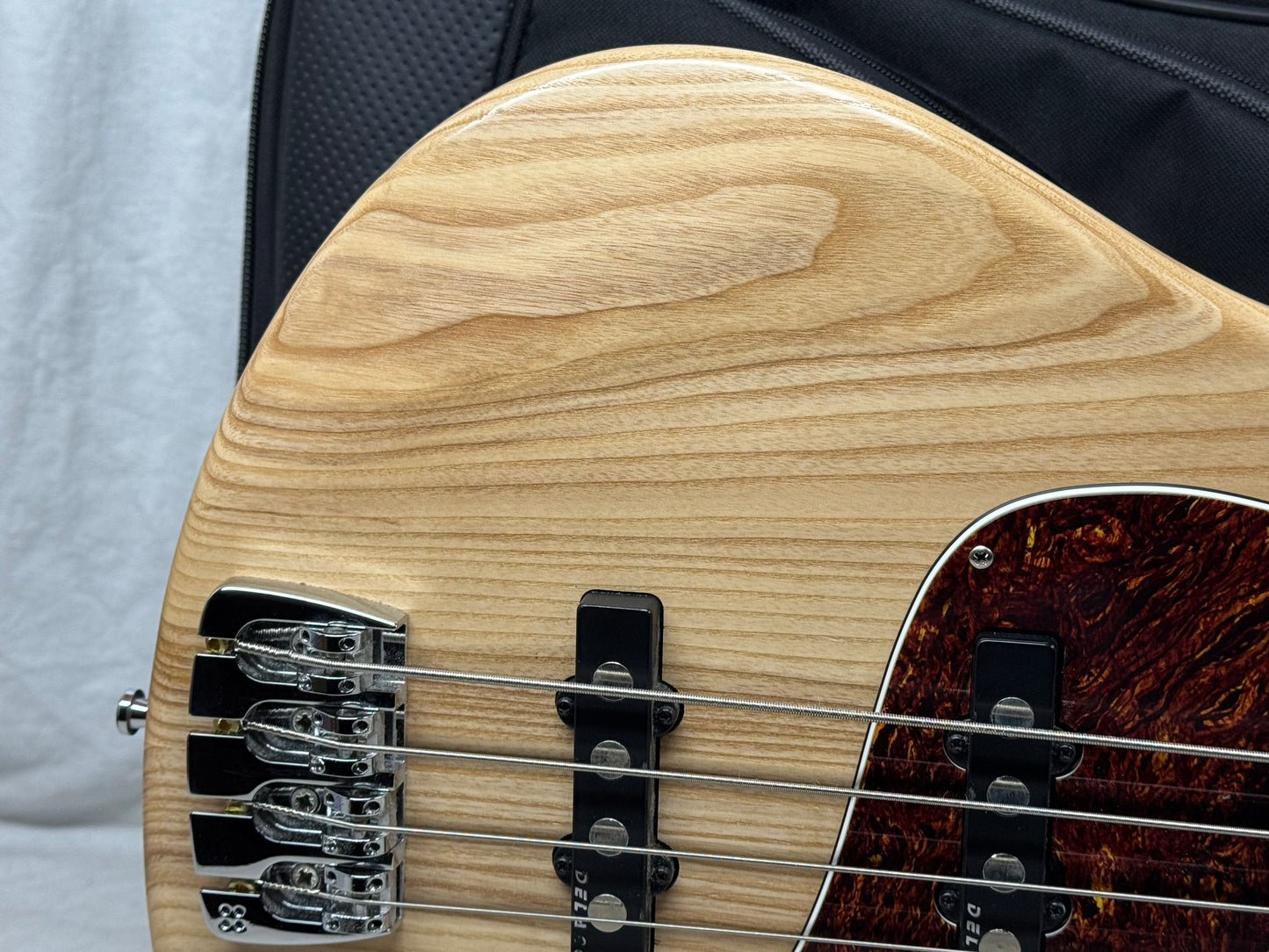 Sandberg California TT-4 tt4 SL Superlight 4-string Bass with Gig Bag