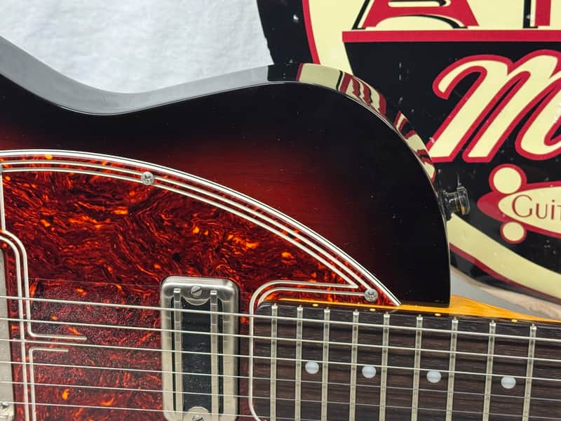 Belltone Guitars B-Classic One BC1 Guitar with COA + Case - Image 3