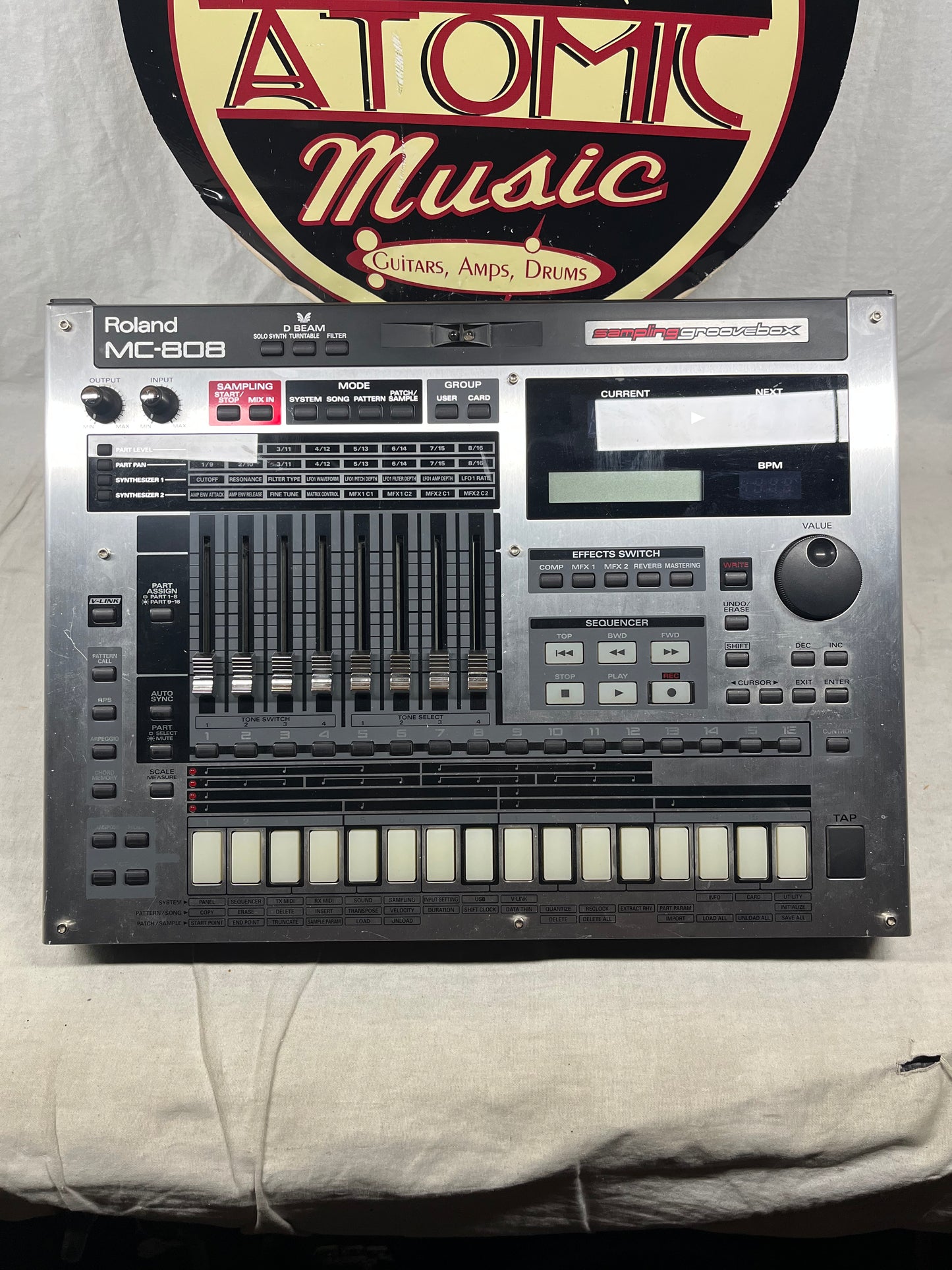Roland MC-808 mc808 Sampling Groovebox Sampler