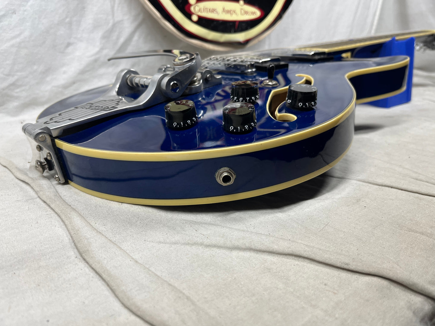 Ibanez AM73T Artcore Series Semi-Hollow Body Electric Guitar