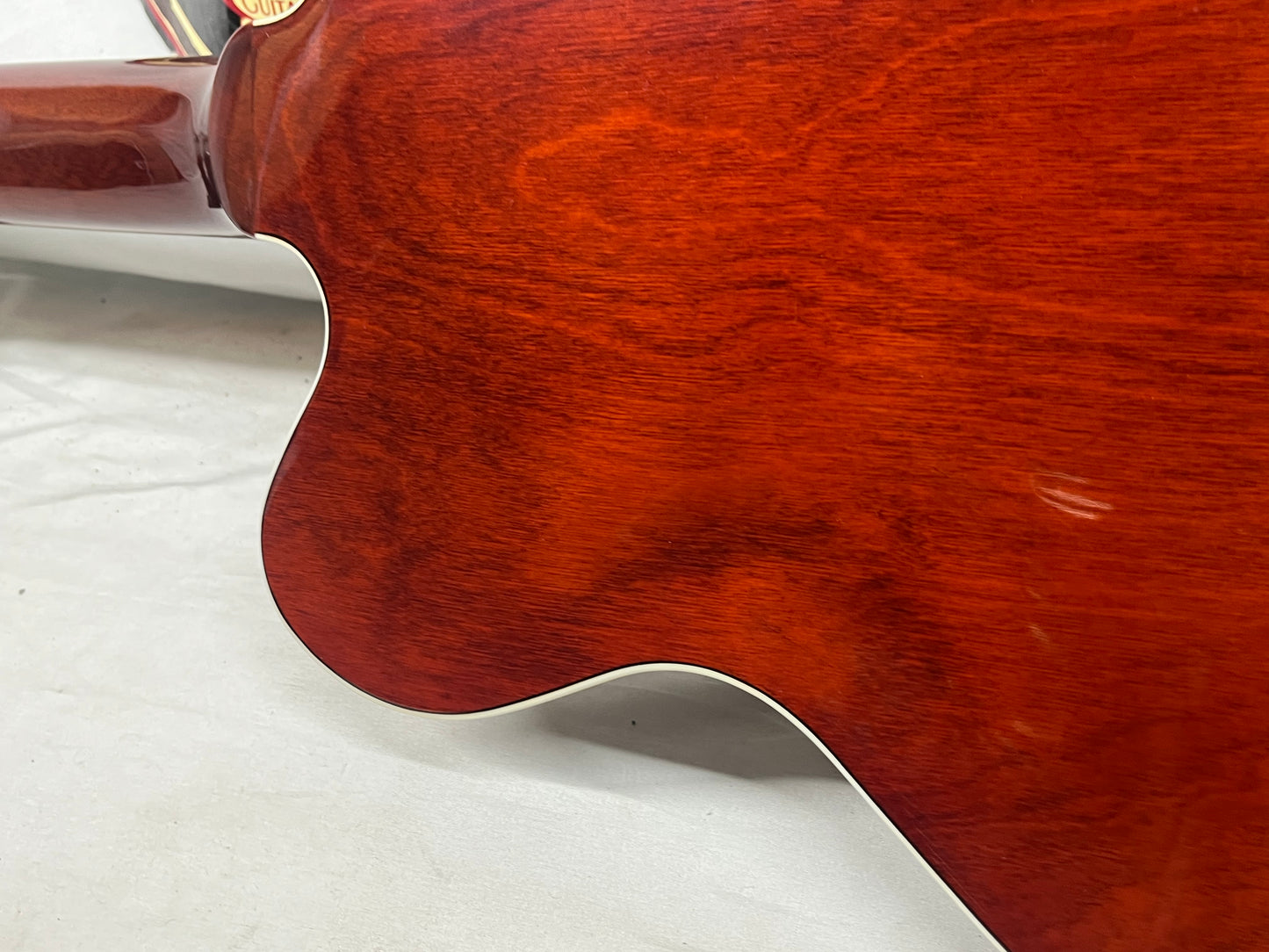 Gretsch Streamliner G2622 Semi-Hollow Body Electric Guitar