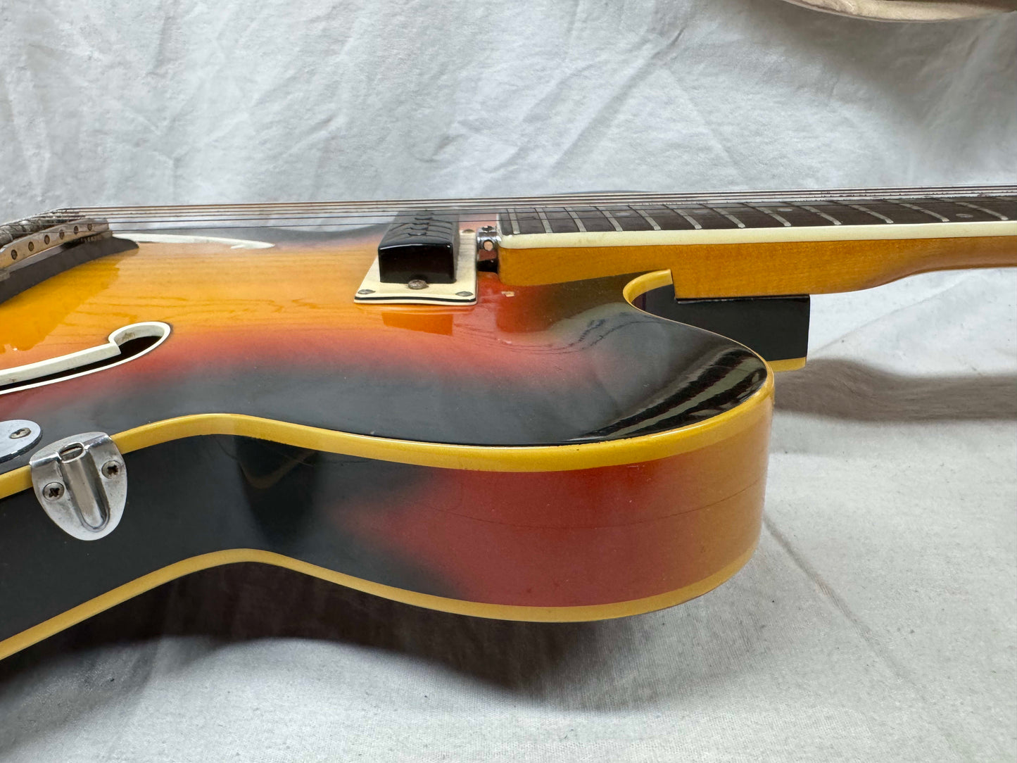 Vox V265 Bossman Semi-Hollow Body Guitar - *NO* Effects - functions as standard guitar only - Sunburst