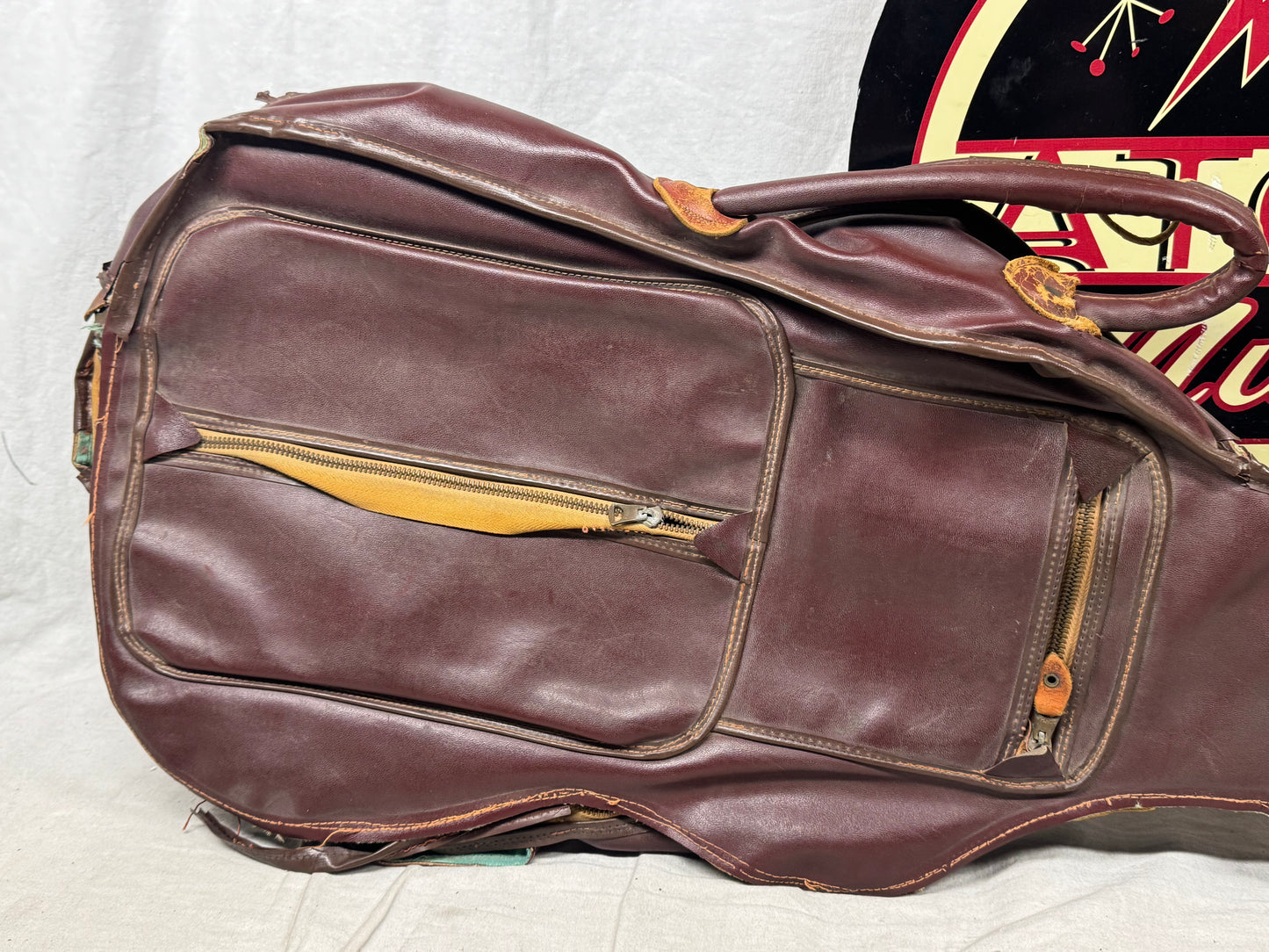 Artistic Products Company (Victoria) Vintage Plasti-Leather (Leather/Vinyl) Gig Bag 1950s - Brown