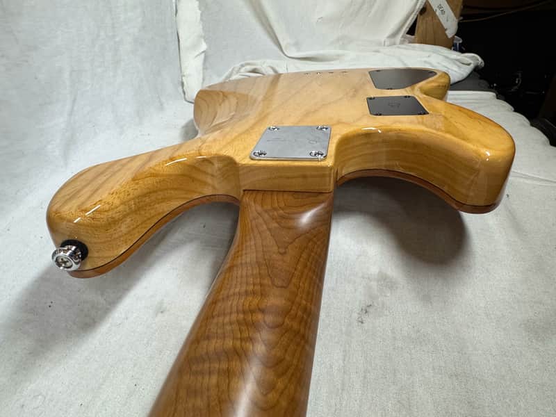 Sire Marcus Miller V10 J-style 4-string Bass - Image 22