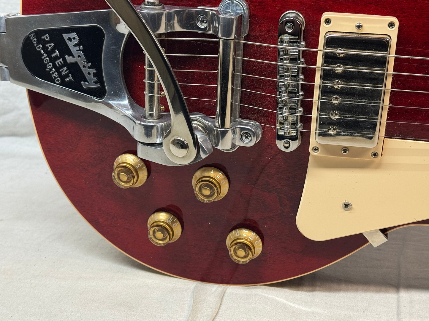 Gibson Les Paul Signature T Guitar with Case 2016
